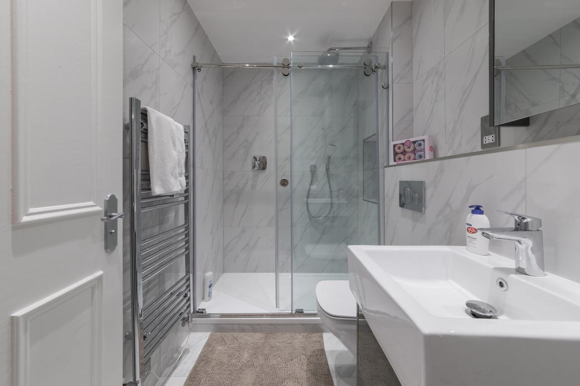 Luxury London 3 Bedroom Duplex With Pool Table - 4Hs Экстерьер фото