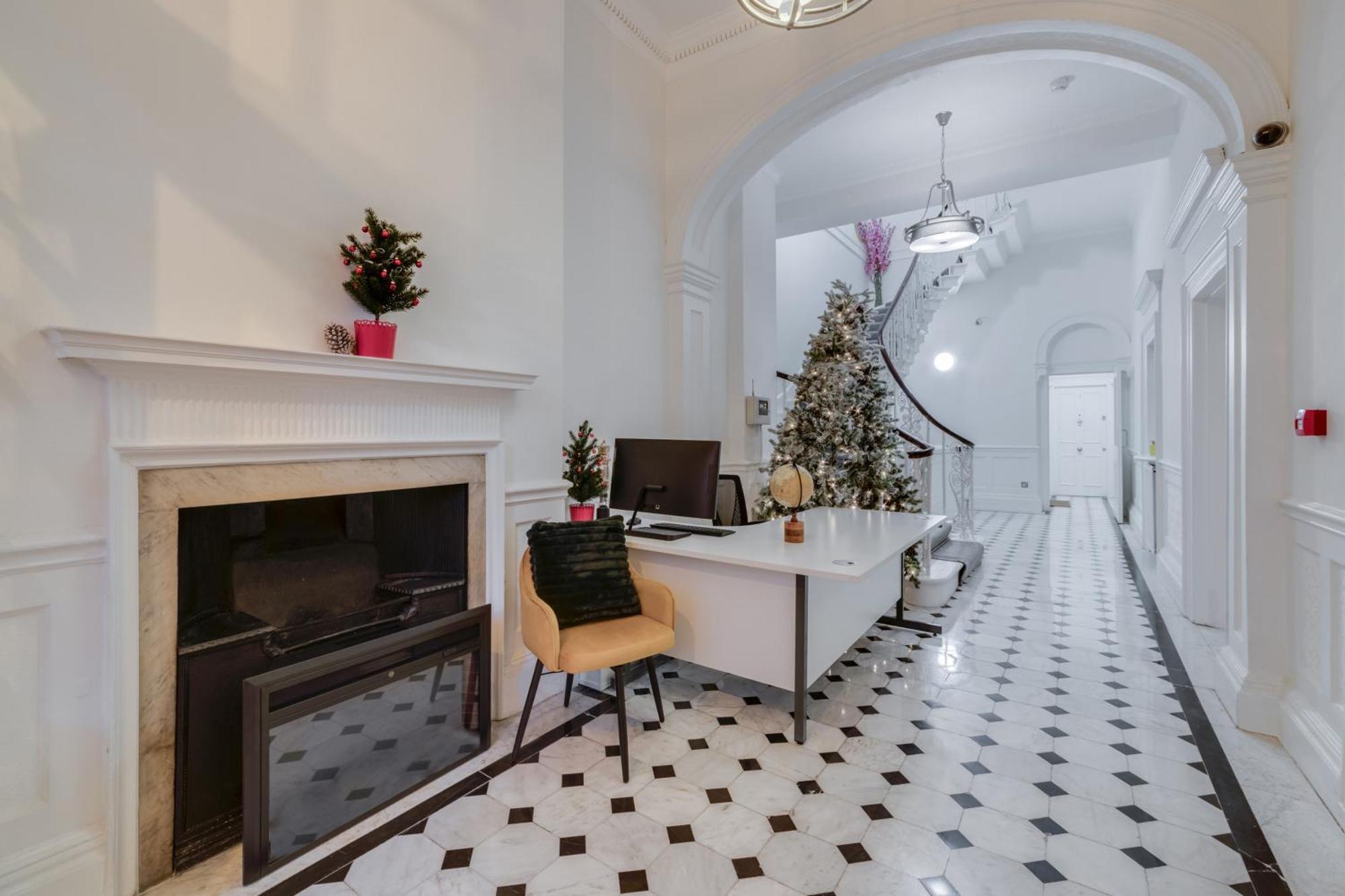 Luxury London 3 Bedroom Duplex With Pool Table - 4Hs Экстерьер фото